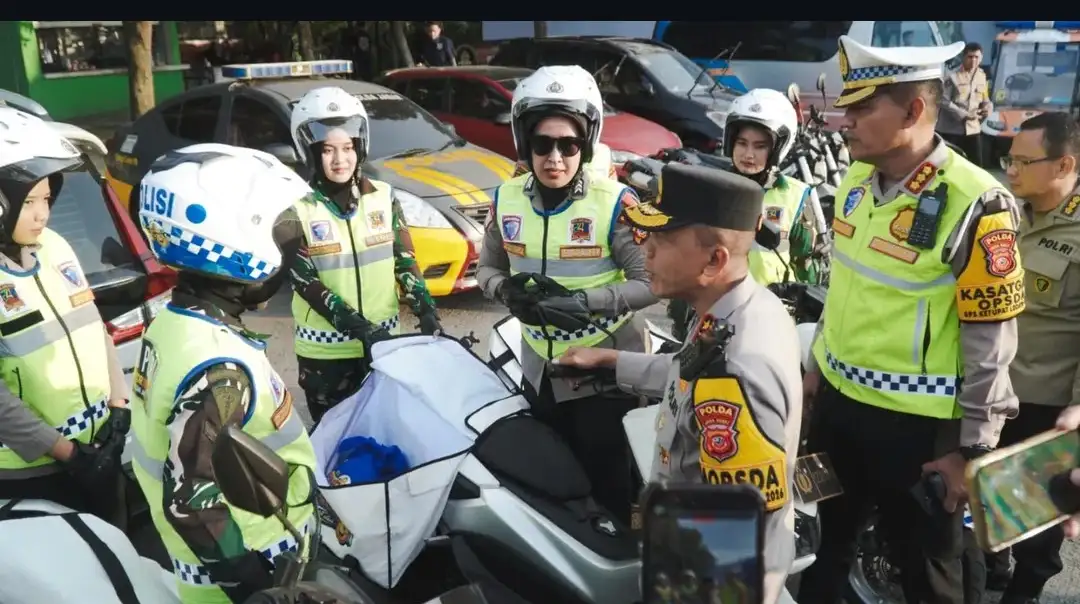 Polres Karawang Terjunkan 20 unit Pasukan Motor Senyum di Rest Area