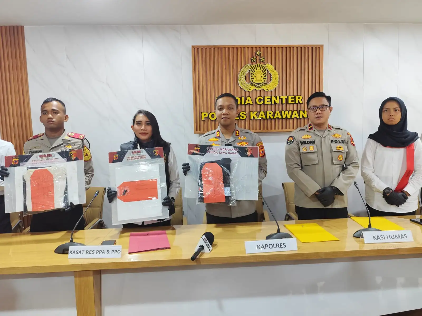 Lima Pemuda Diamankan Polres Karawang Usai Video Asusila Viral di Media Sosial