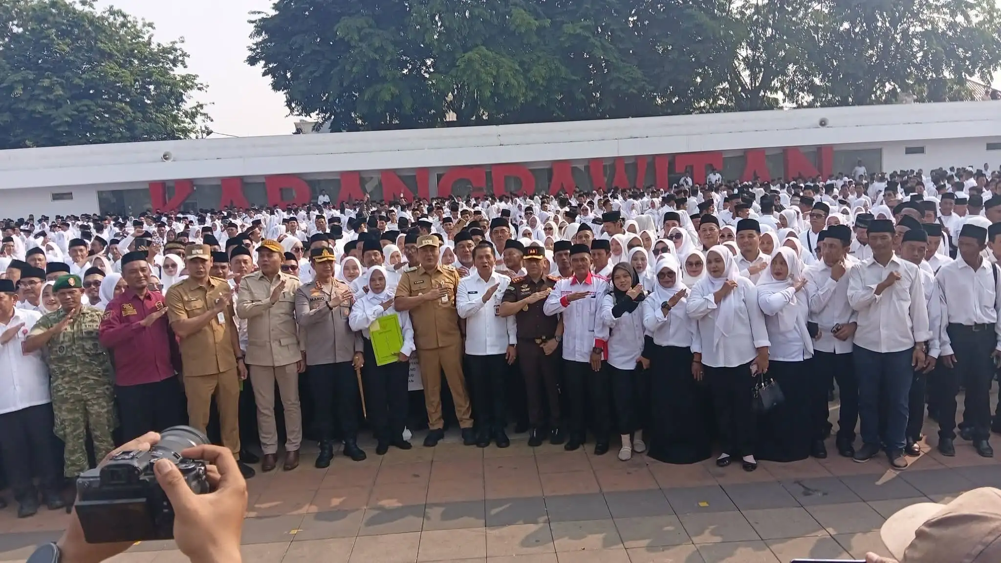 Bupati Aep Lantik  2.251 anggota Badan Permusyawaratan Desa (BPD) Karawang 