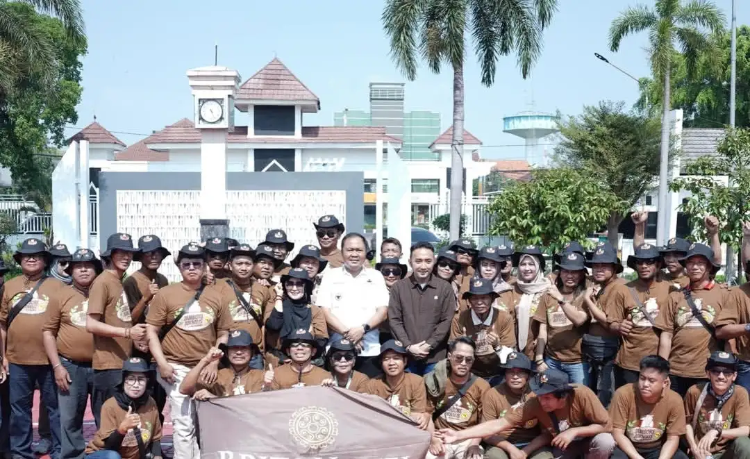 Wakil Bupati Maslani Lepas Pemberangkatan Peserta Jambore Jurnalis Karawang
