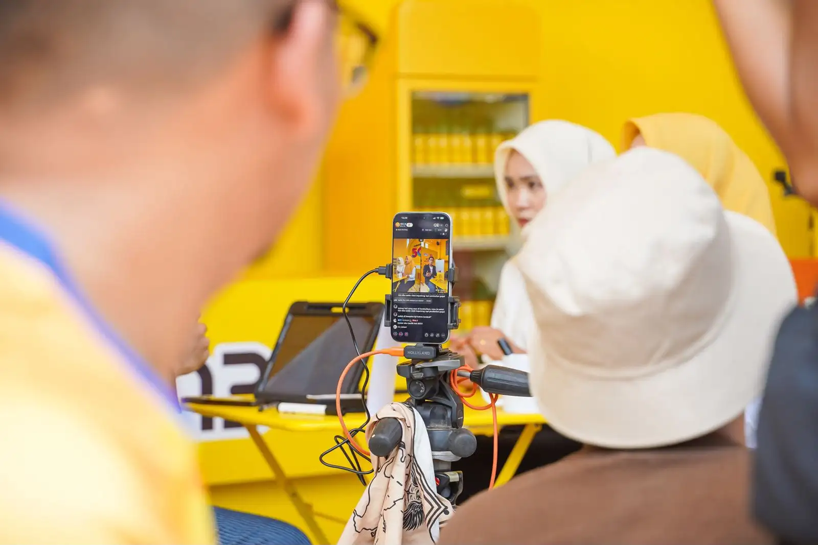 Dari Upload Konten Sampai Live Stream Nyanyi Bareng, Indosat 5G Bikin QNF Chapter 5 Karawang Makin Pecah