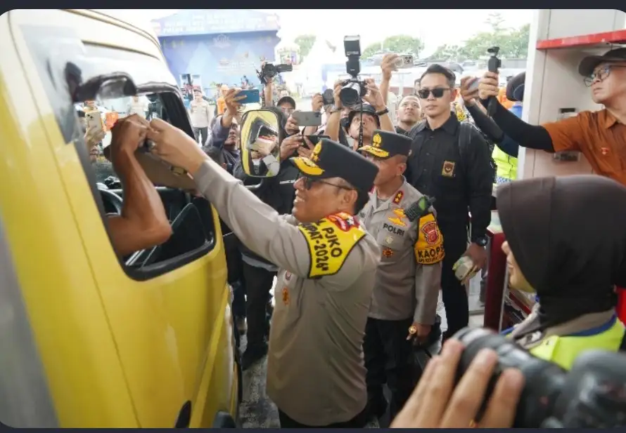Wakapolri Turun Langsung sapa Pemudik di Rest Area Km 57 