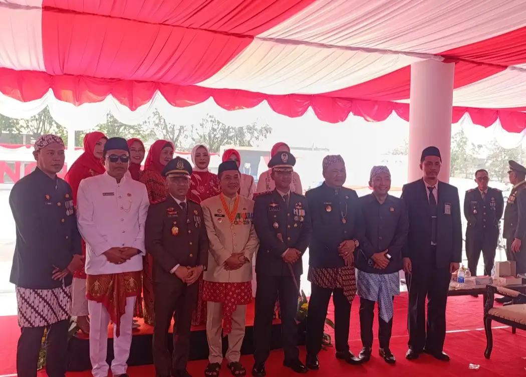 Pemkab Karawang Gelar Upacara Pengibaran Bendera Merah Putih dalam Rangka di HUT Ke-81 Kemerdekaan Indonesia