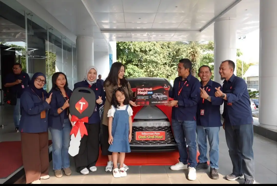 Pelanggan Setia Asal Tangerang Selatan Menangkan Lexus LBX Luxury dari Program Undi-Undi Hepi Telkomsel