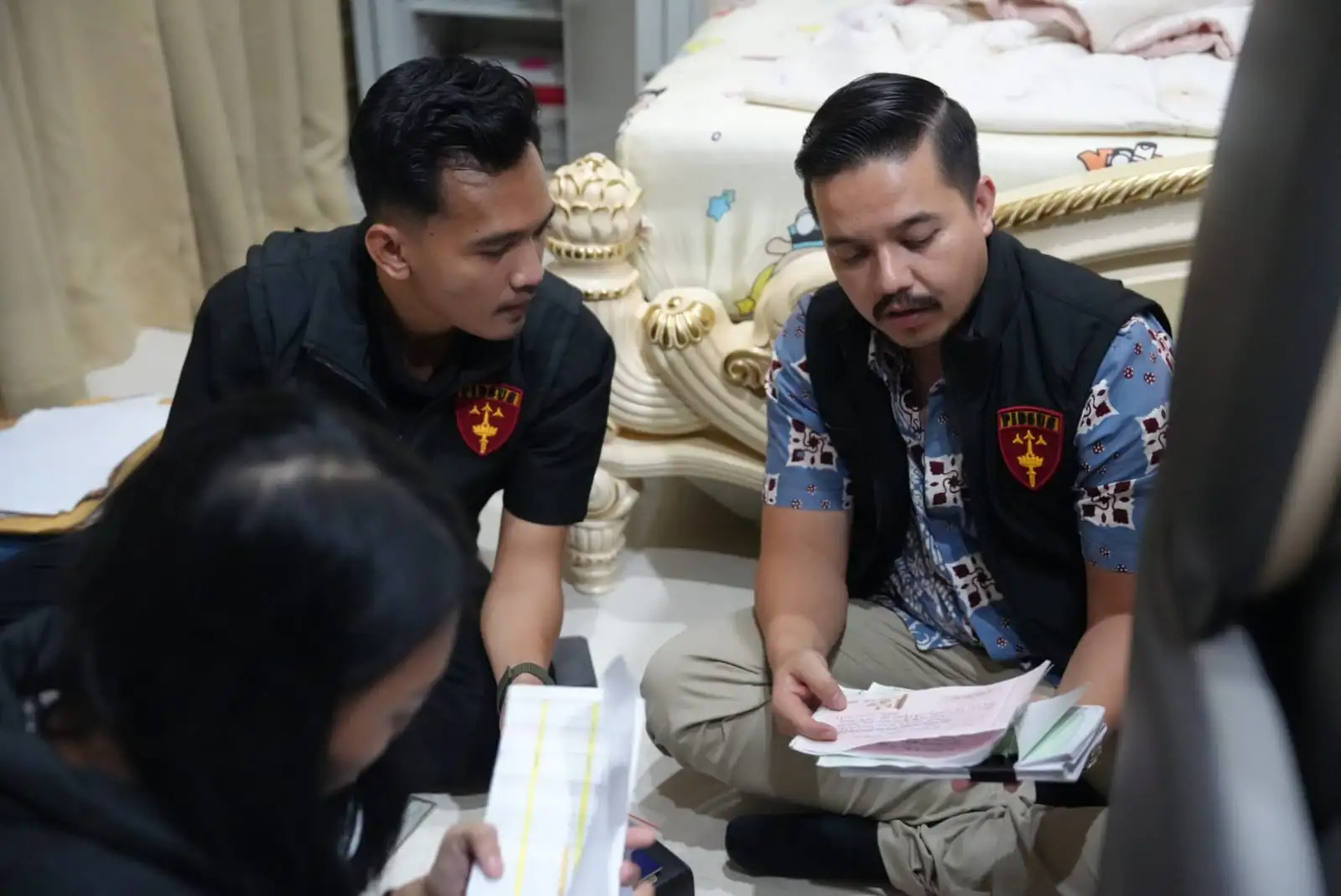Kejari Karawang Segel Kantor PT. Bumi Arta Sedayu