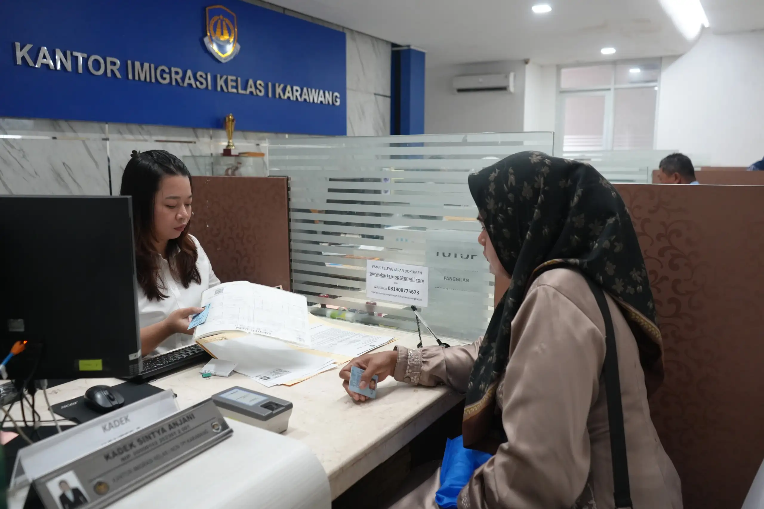 Imigrasi Karawang Paspor Tidak Dapat Diurus Orang Lain
