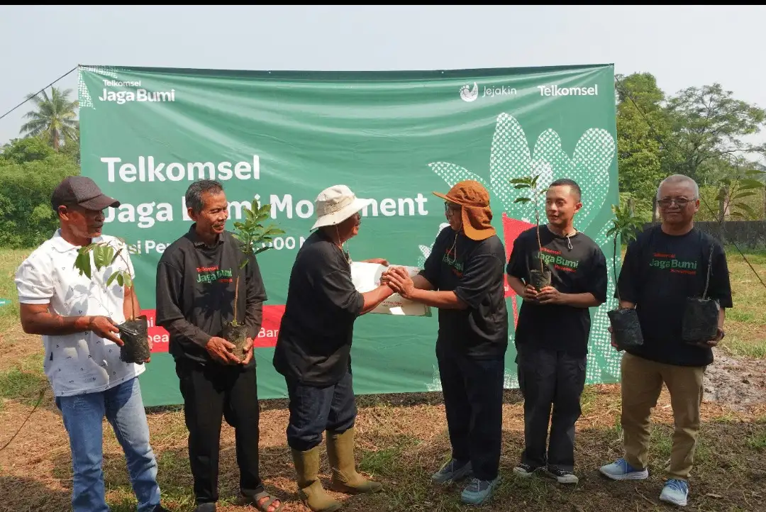 Telkomsel Tanam 2000 Pohon di Area Seluas 15,22 Hektare di Ciampea Movement Jaga Bumi